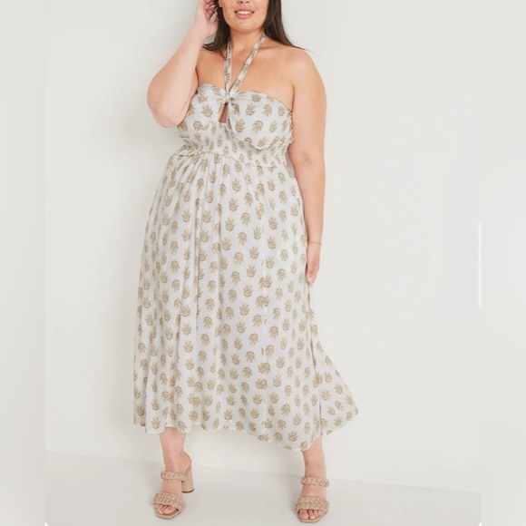 Old Navy Plus Size Smocked Floral Halter White Maxi Dress Size 4X NWOT - Picture 1 of 5